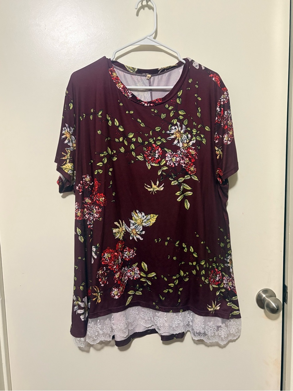 Women's Burgundy Floral Short-Sleeve Top with Lace Hem